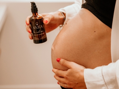 Quelle routine anti-vergetures choisir pendant la grossesse ?