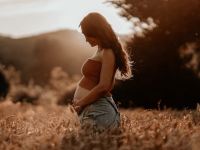 Prévenir les vergetures durant la grossesse : c'est possible ?